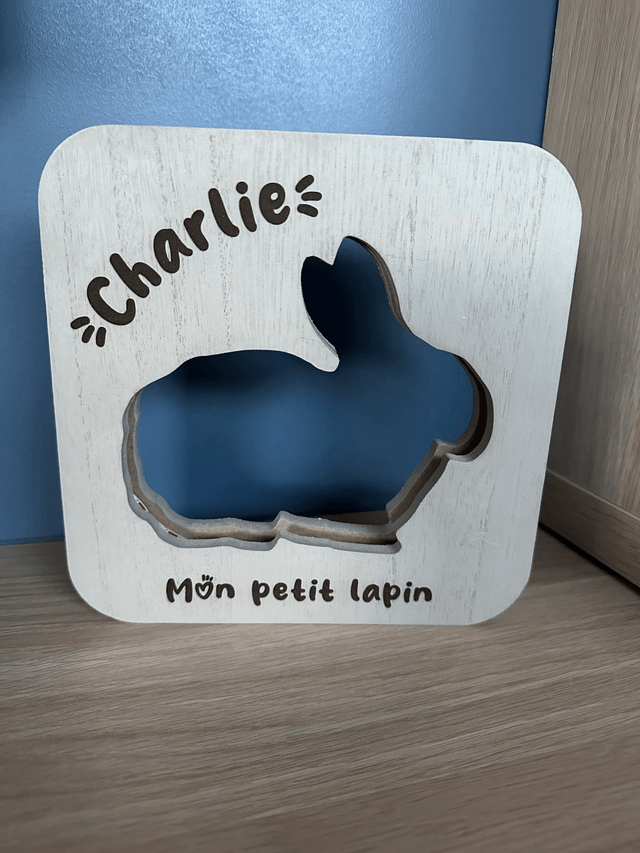 Veilleuse / lampe lapin gris en bois personnalisé 